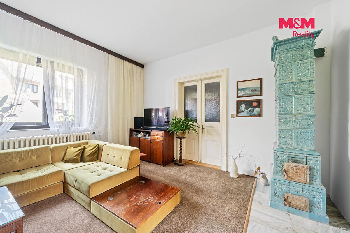 Prodej rodinného domu 200 m², pozemek 1149 m² – fotografie 5