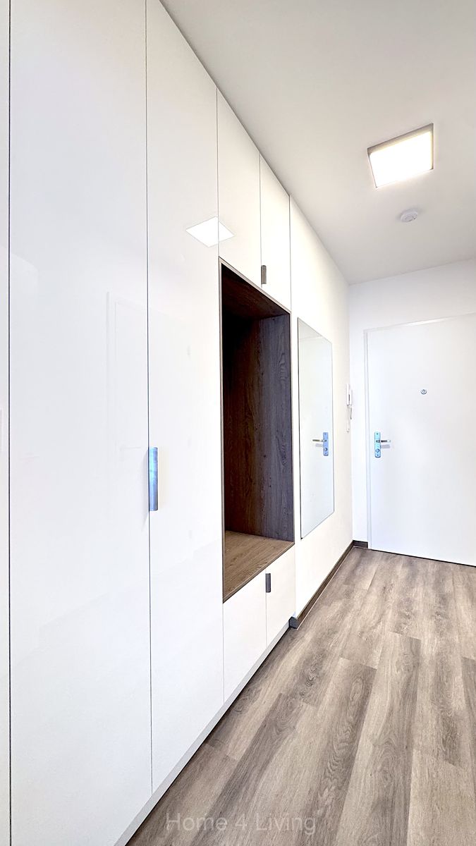 Pronájem bytu 1+kk 35 m² – fotografie 3