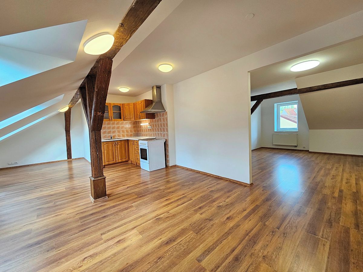 Pronájem bytu 2+kk 57 m² – fotografie 2