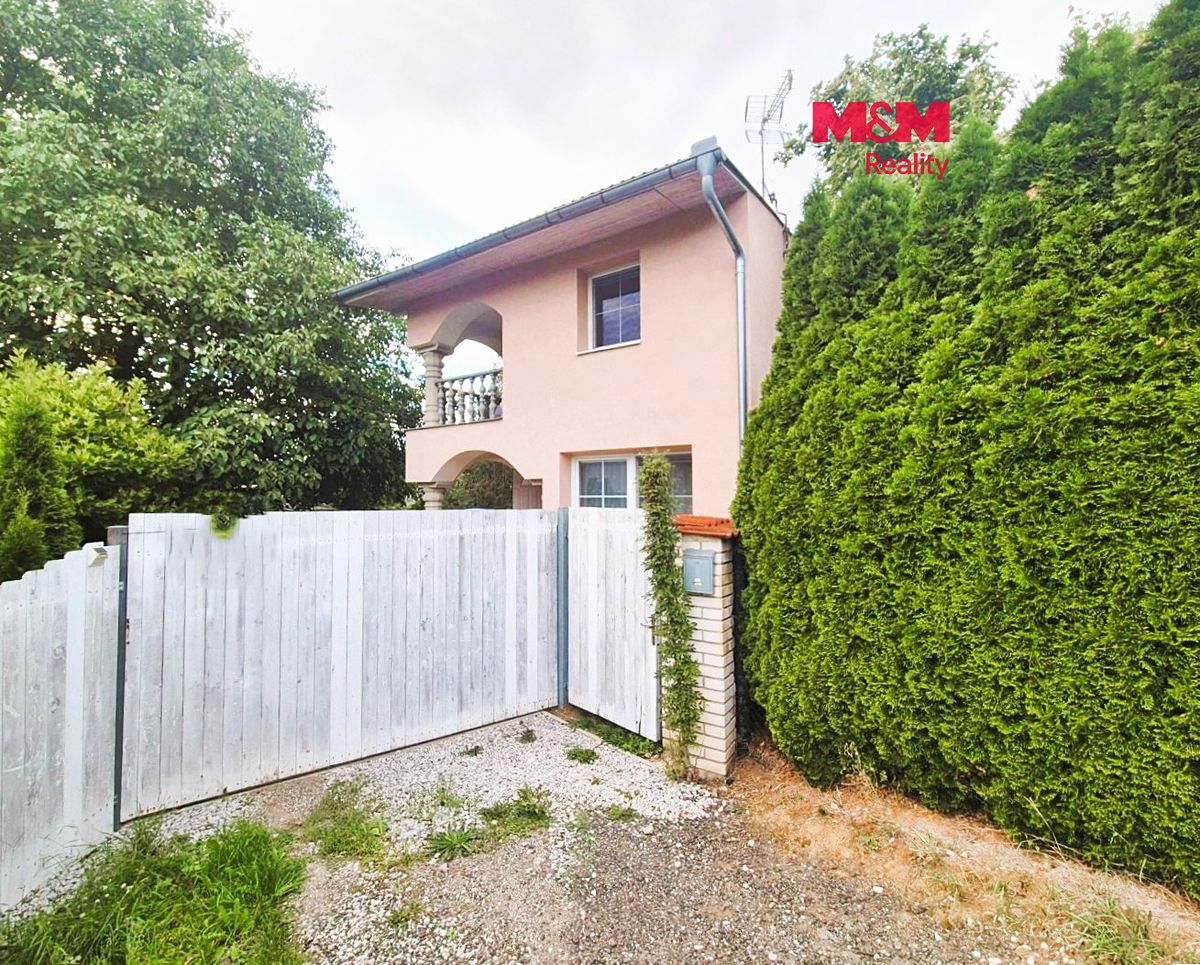 Pronájem rodinného domu 66 m², pozemek 1292 m²