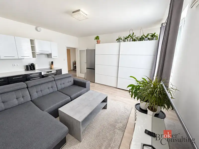 Pronájem bytu 2+kk 52 m², Kladno – náhled fotky 2