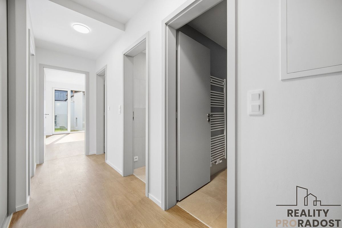 Pronájem bytu 2+kk 62 m² – fotografie 4