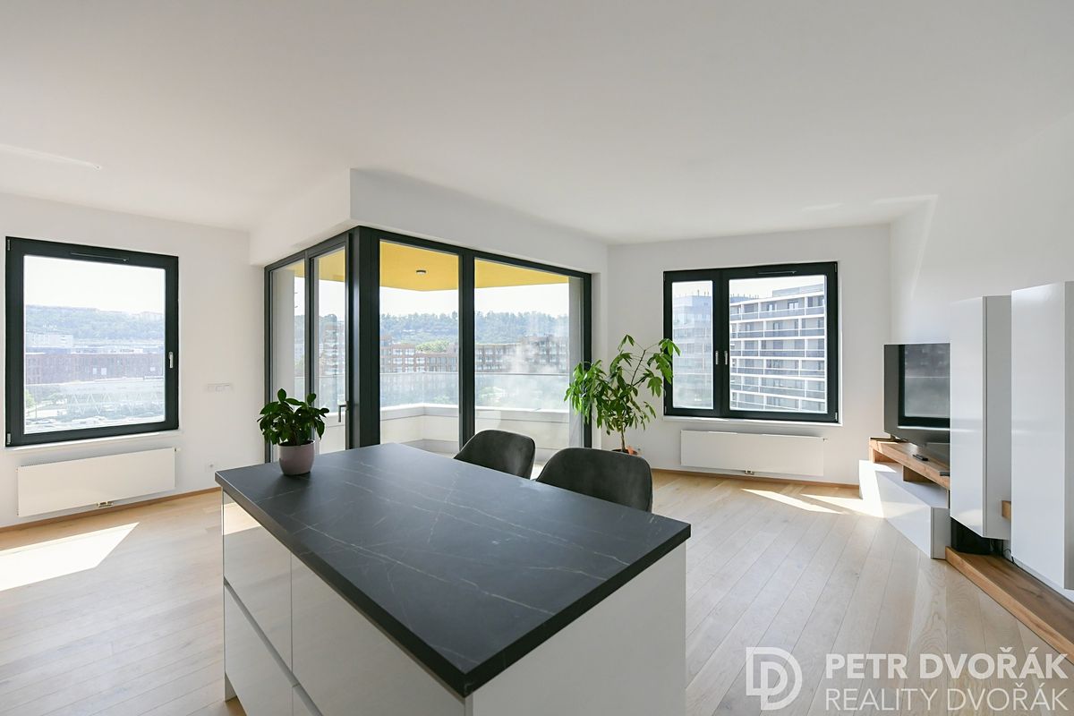 Pronájem bytu 2+kk 58 m² – fotografie 2