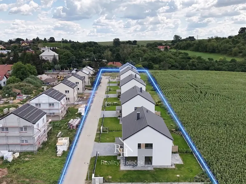 Prodej stavebního pozemku 6413 m², Klučov – náhled fotky 2