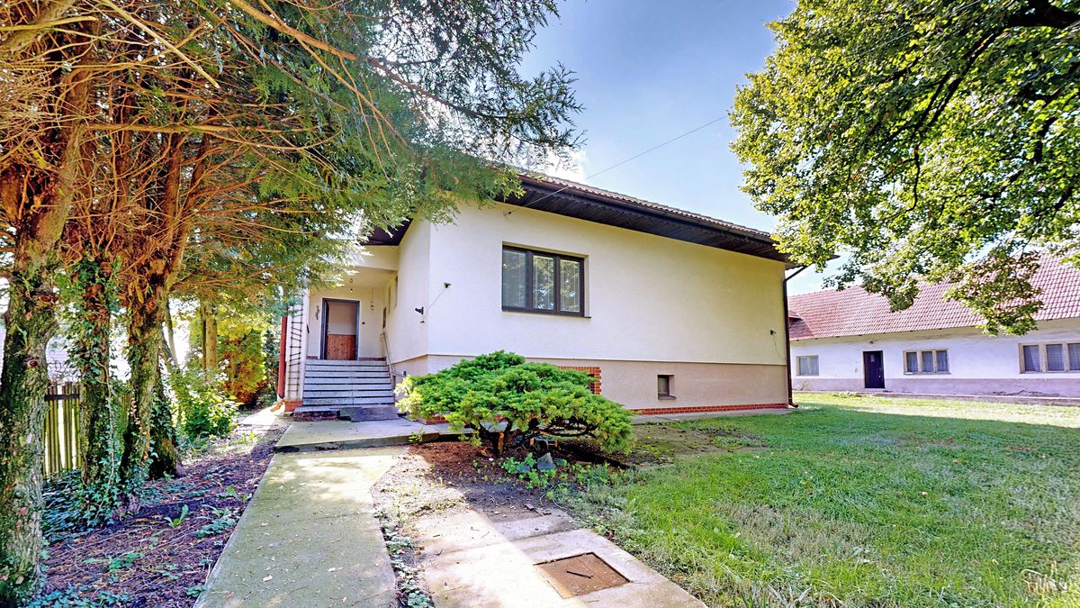 Prodej rodinného domu 108 m², pozemek 1550 m² – fotografie 2