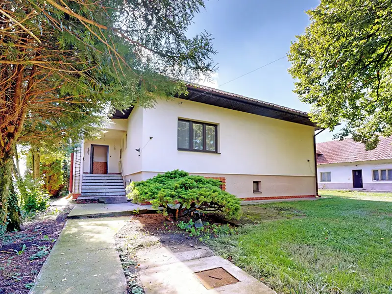 Prodej rodinného domu 108 m², pozemek 1550 m², Sloveč – náhled fotky 2