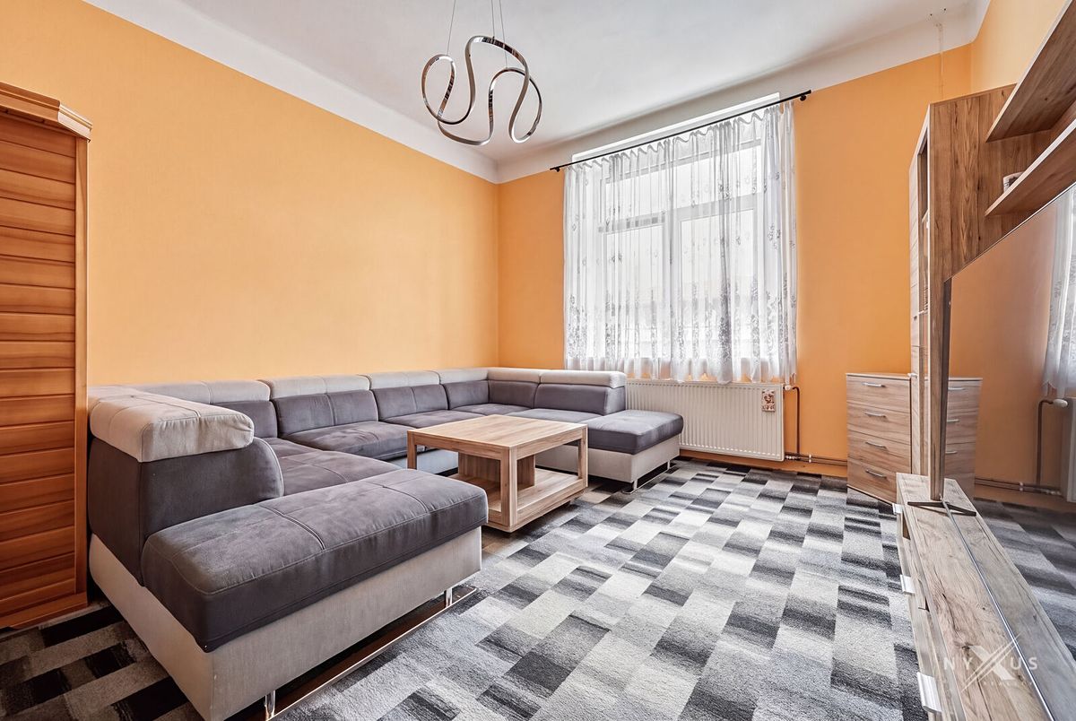 Prodej vícegeneračního domu 932 m², pozemek 1353 m² – fotografie 3