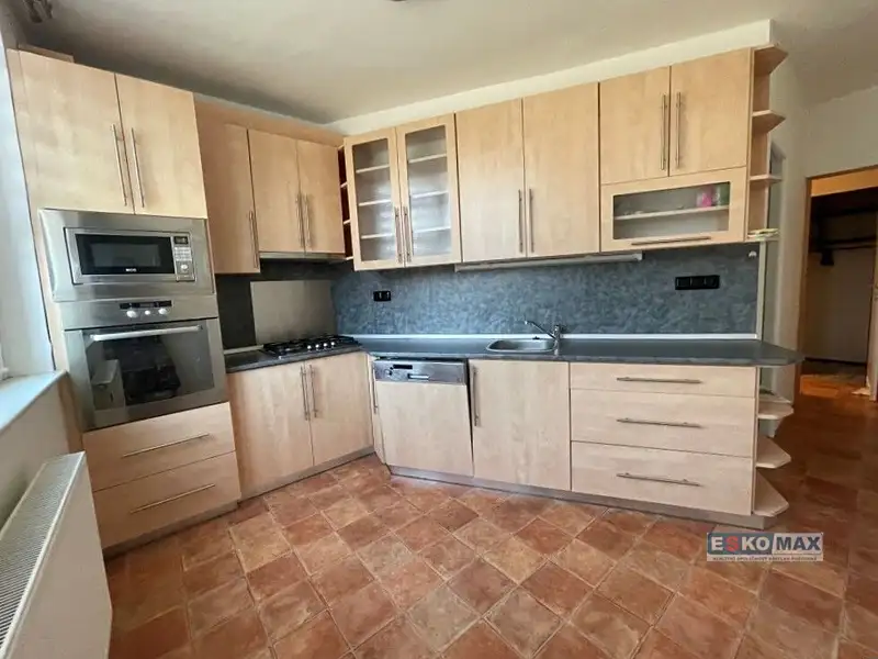 Pronájem bytu 2+1 80 m², Břeclav – náhled fotky 3