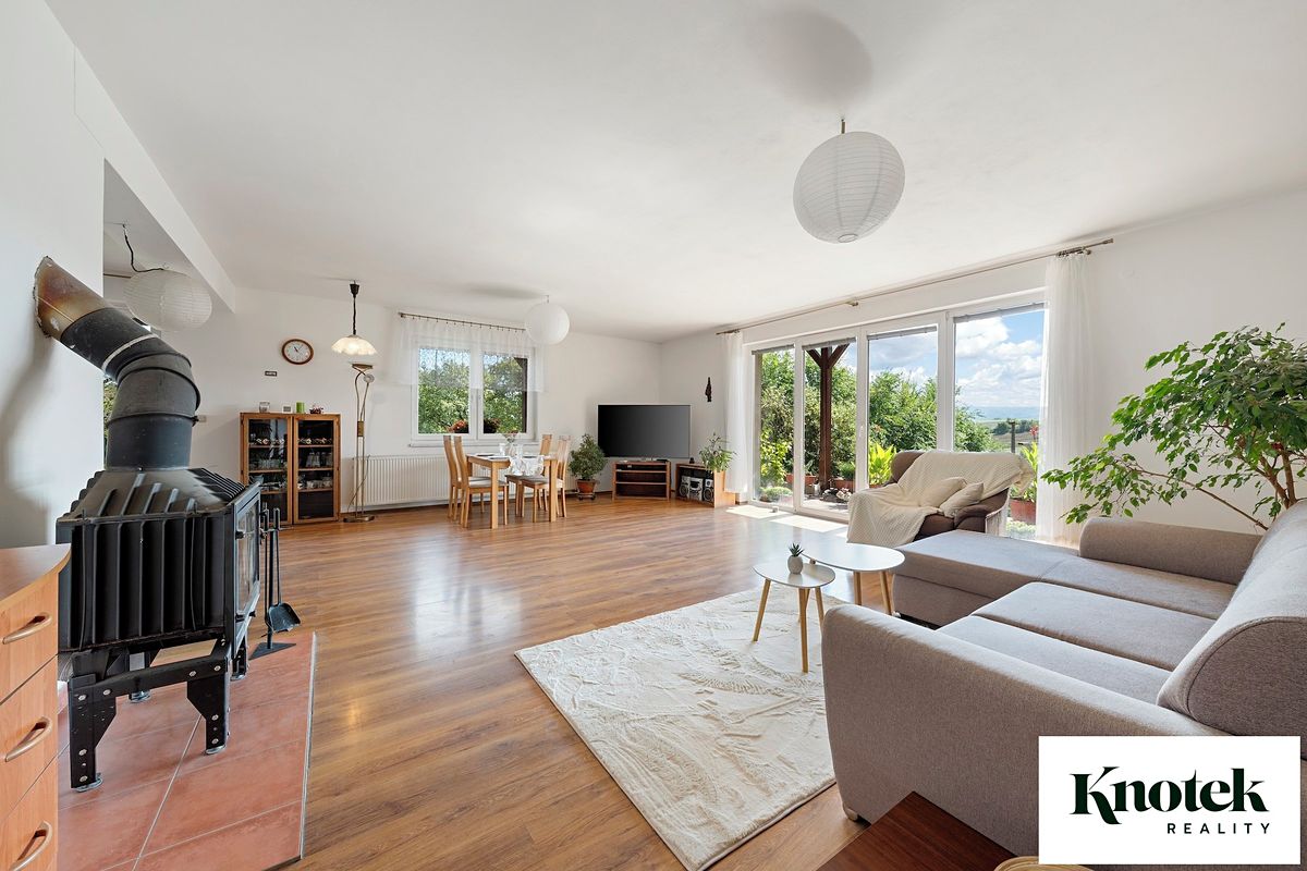 Prodej rodinného domu 168 m², pozemek 2652 m² – fotografie 5