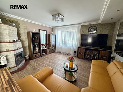 Haus zum Kauf, 219 m² (2 von 38)