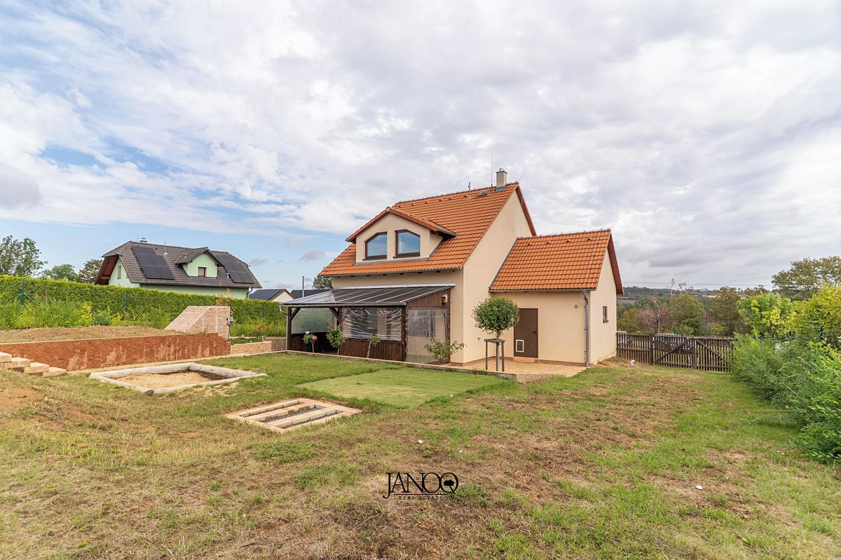 Prodej rodinného domu 136 m², pozemek 2687 m²