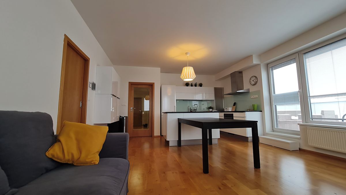 Pronájem bytu 3+kk 91 m² – fotografie 3