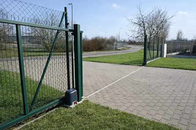 Pronájem skladového prostoru 921 m², Býkev – náhled fotky 3