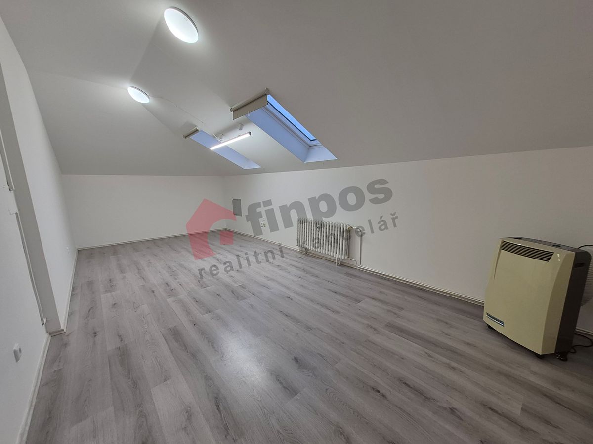 Pronájem kanceláře 50 m² – fotografie 2