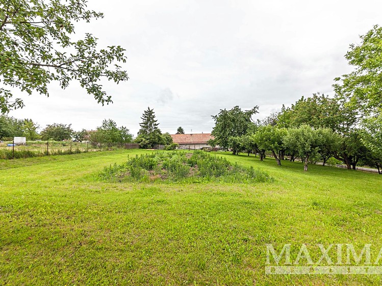 Prodej pozemku, 1 372 m² (9 z 18)