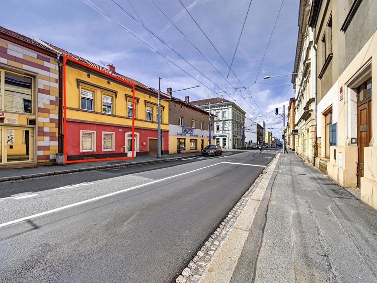 Haus zum Kauf, 381 m² (2 von 29)