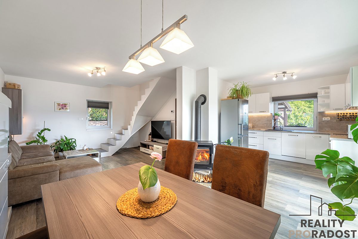 Pronájem rodinného domu 86 m², pozemek 688 m²