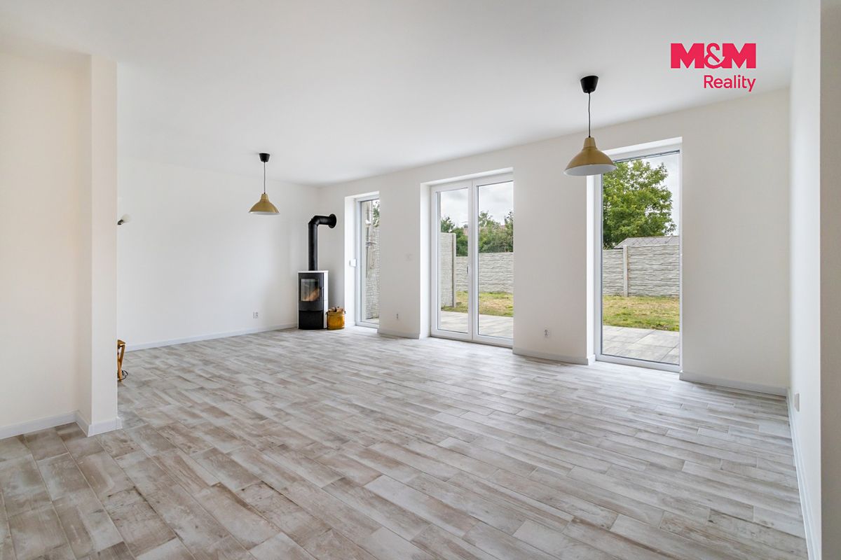 Pronájem rodinného domu 122 m², pozemek 511 m² – fotografie 3