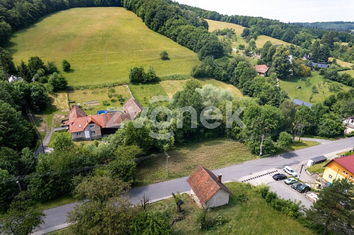 Prodej stavebního pozemku 892 m² – fotografie 3