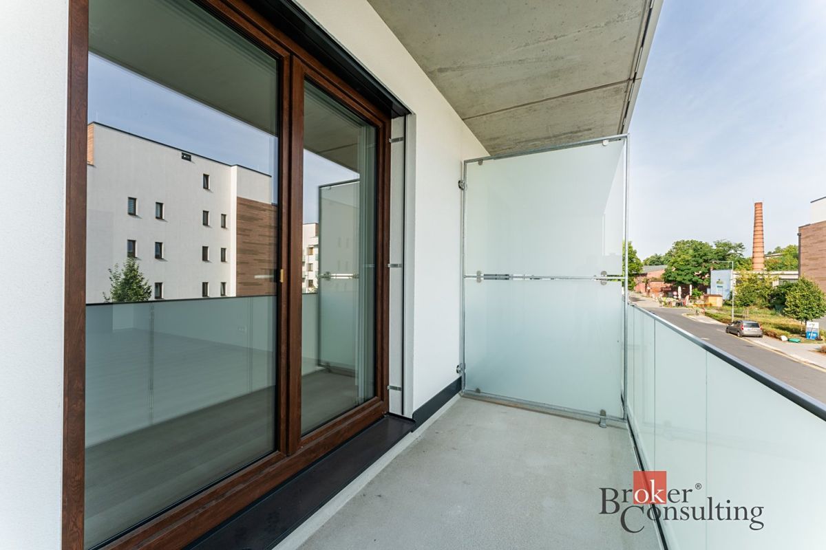 Pronájem bytu 1+kk 32 m² – fotografie 5