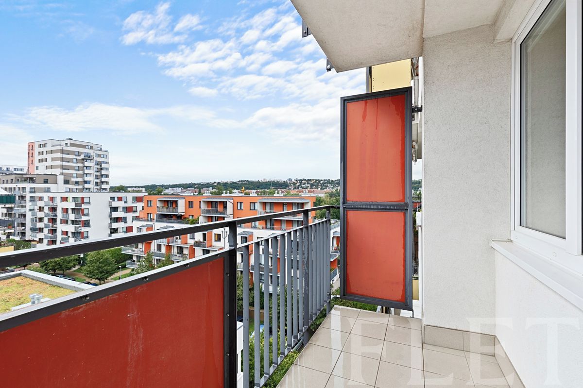 Pronájem bytu 2+kk 48 m² – fotografie 2