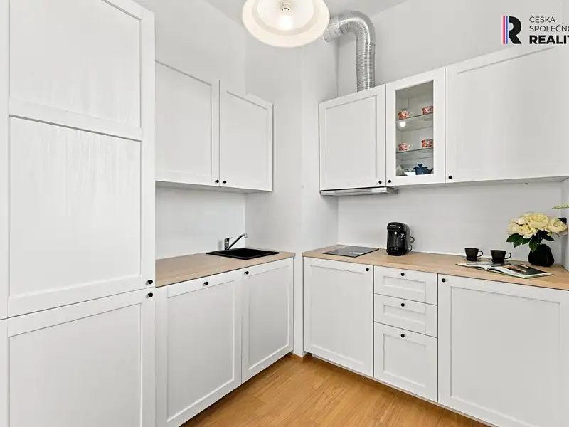 Prodej bytu 2+kk 64 m², Praha – náhled fotky 2