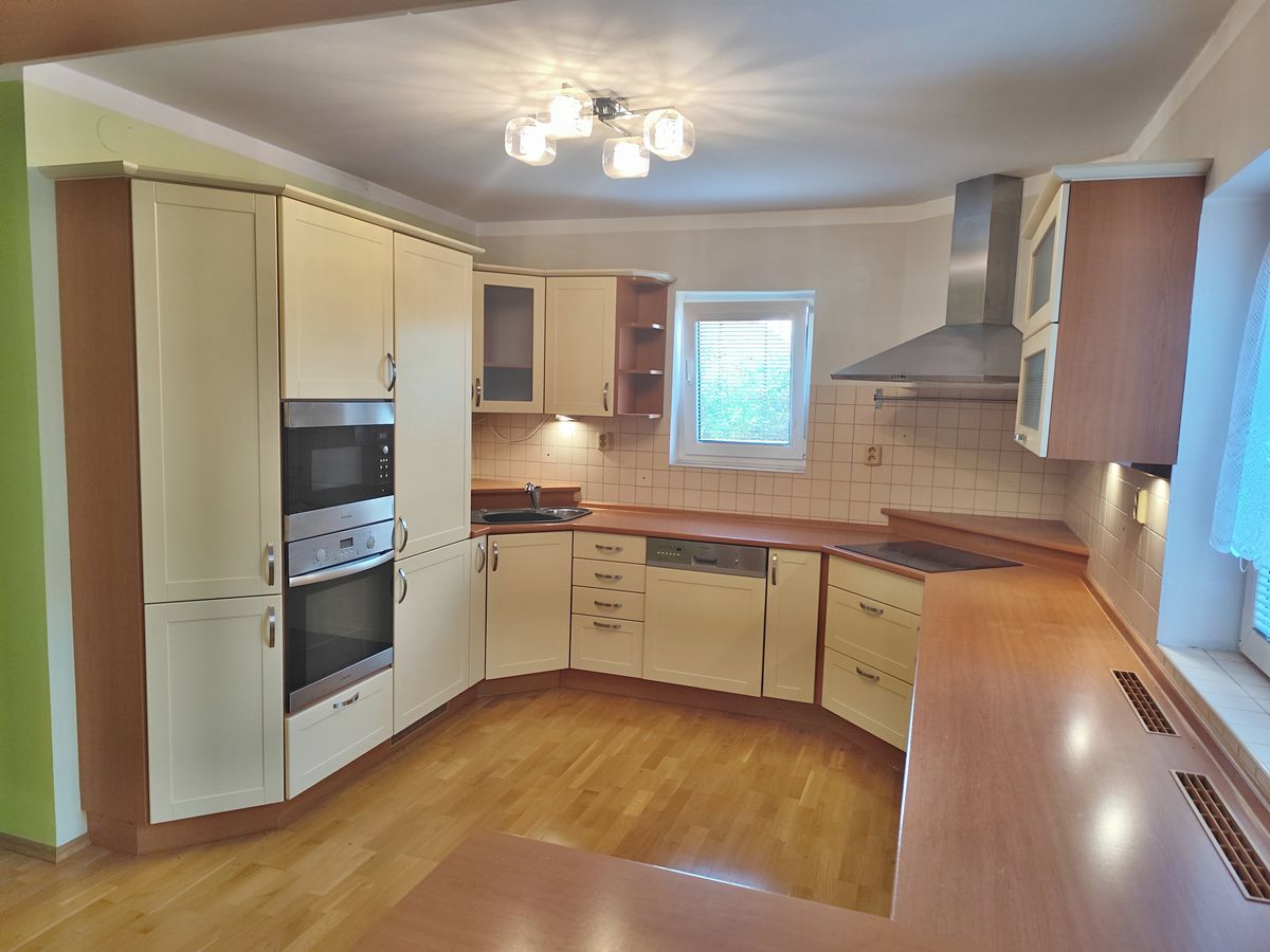 Prodej rodinného domu 155 m², pozemek 858 m² – fotografie 5