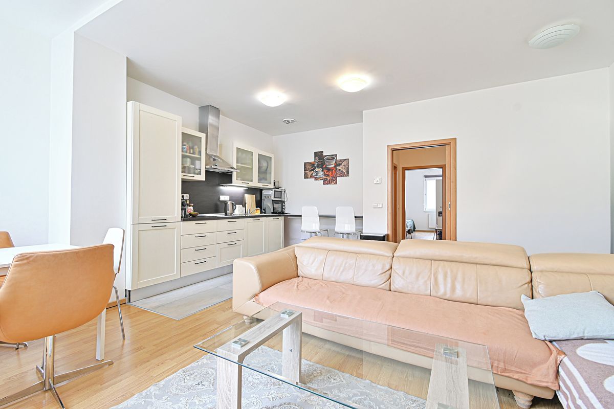 Pronájem bytu 3+kk 83 m² – fotografie 2