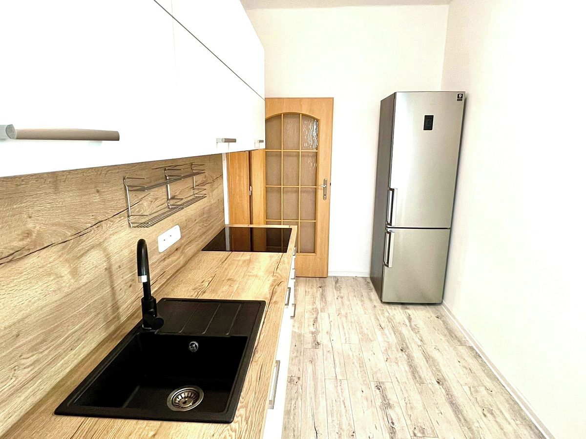 Pronájem bytu 2+1 64 m² – fotografie 2
