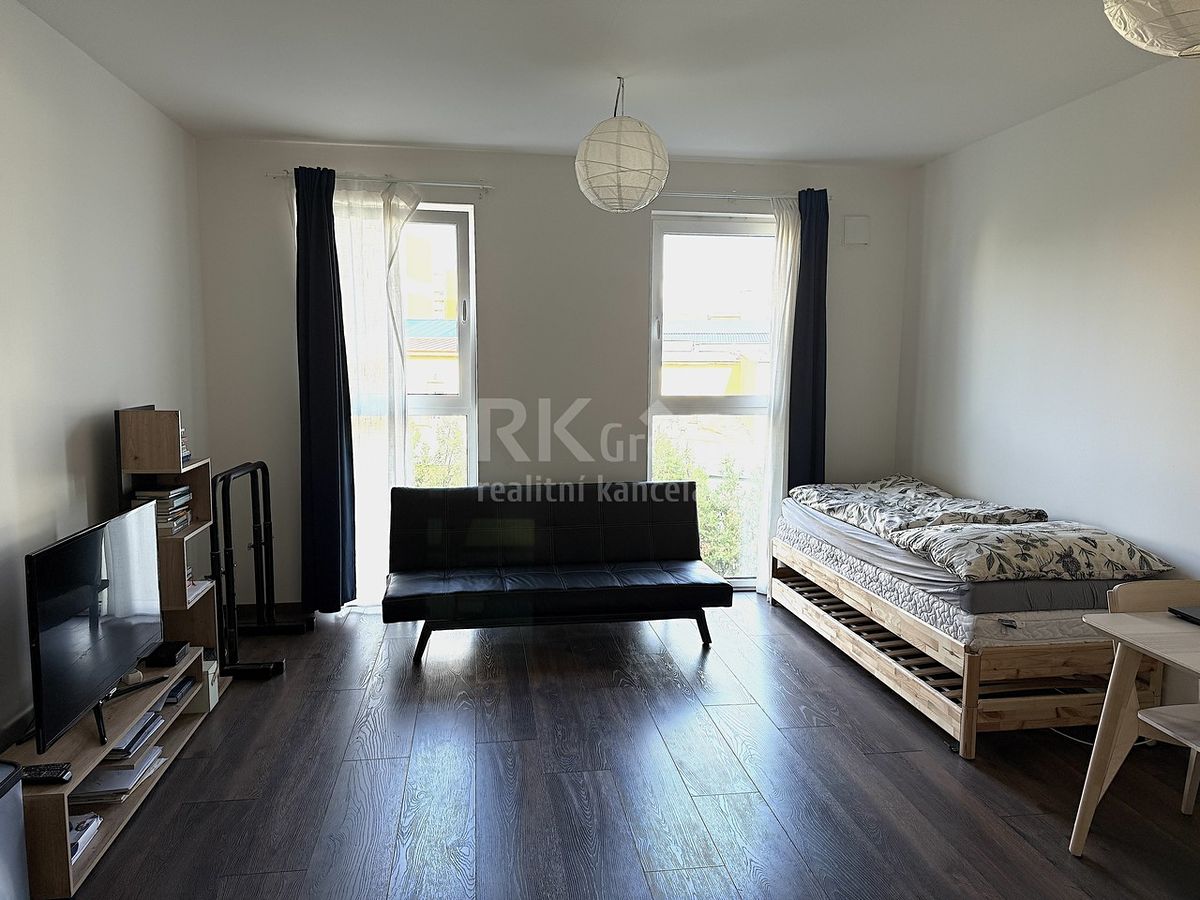 Pronájem bytu 1+kk 31 m² – fotografie 2