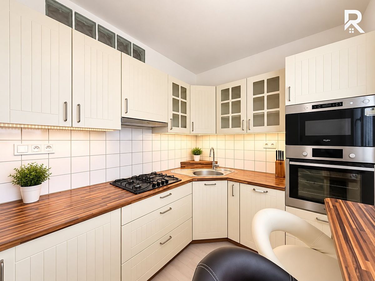 Pronájem bytu 2+1 52 m² – fotografie 4