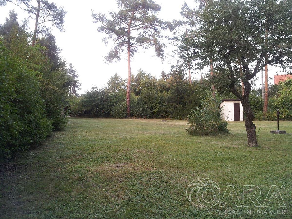 Prodej stavebního pozemku 1311 m² – fotografie 4