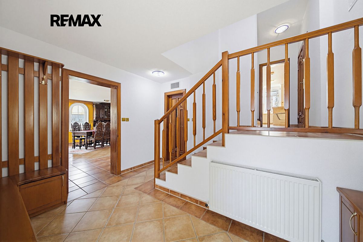 Prodej rodinného domu 410 m², pozemek 2086 m² – fotografie 4