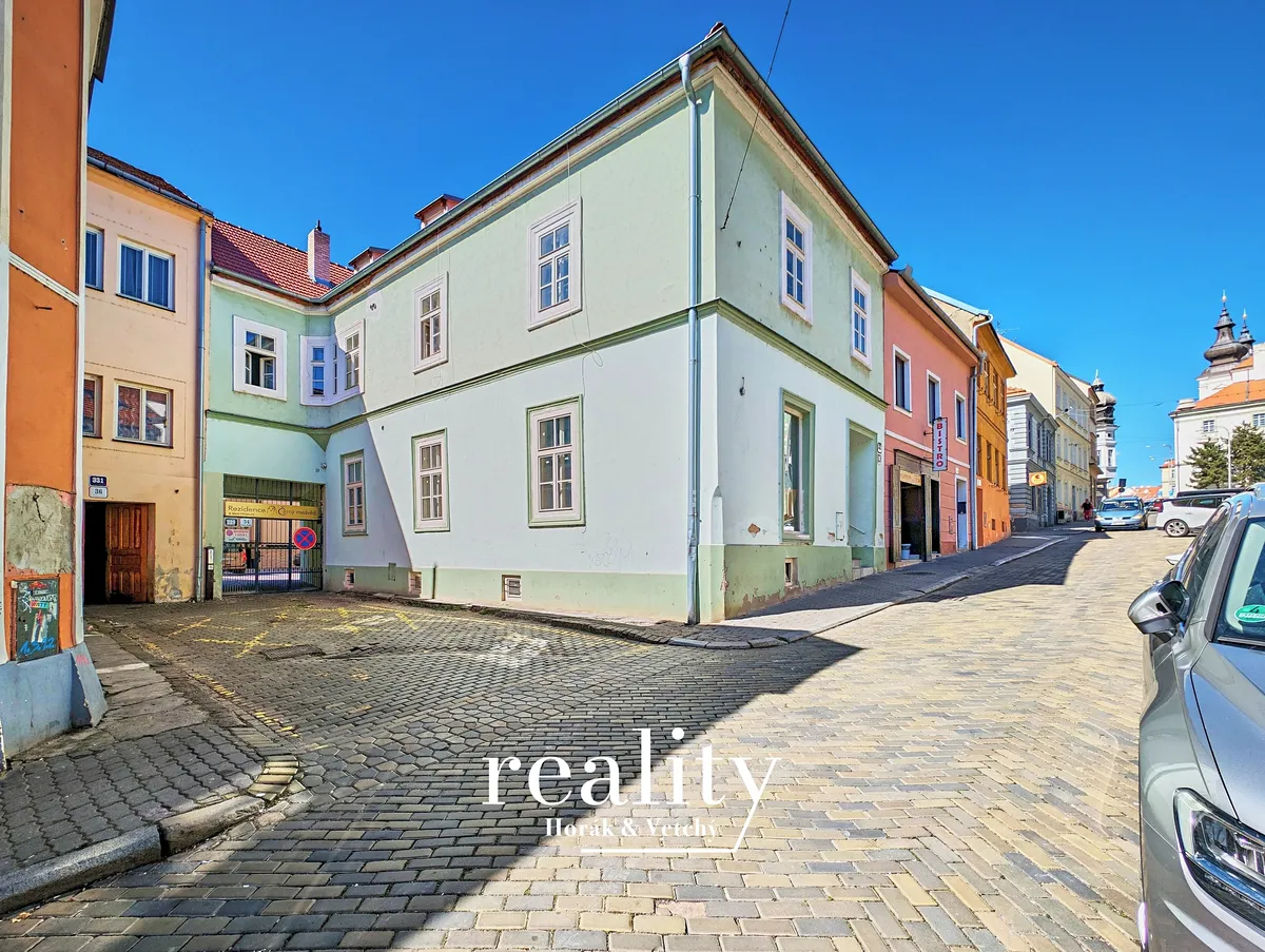 Prodej rodinného domu 429 m², pozemek 159 m²