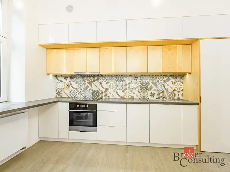Pronájem bytu 2+1 74 m², Liberec – náhled fotky 2