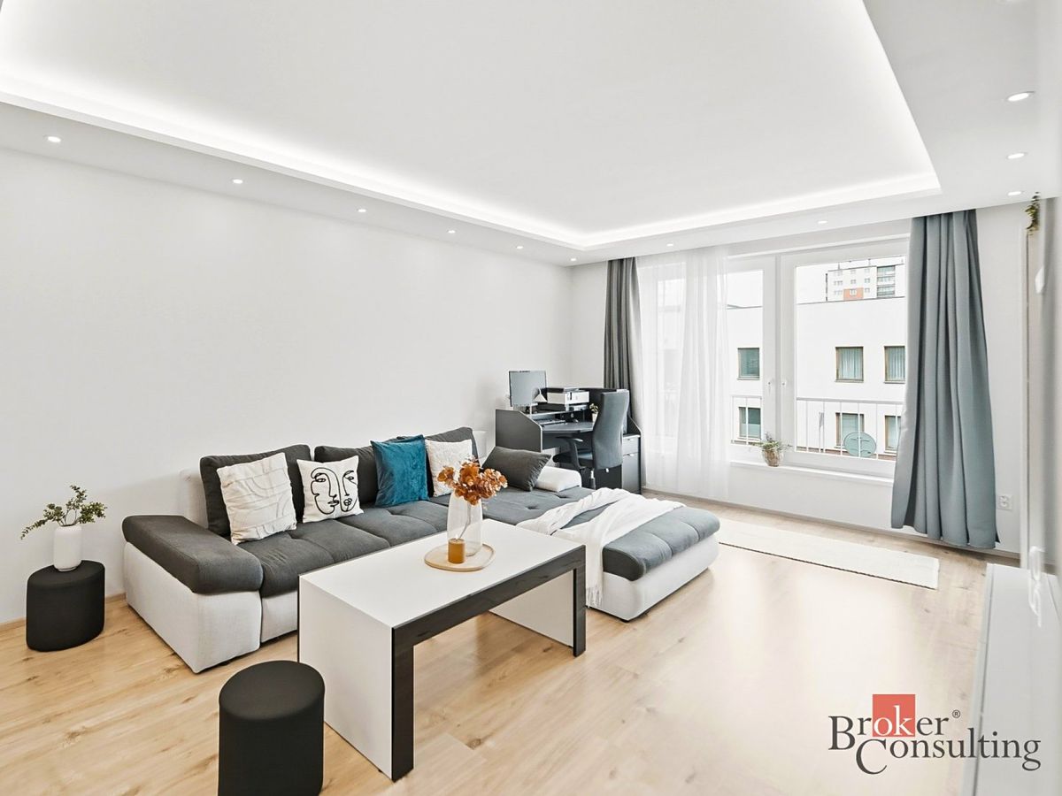 Pronájem bytu 2+kk 58 m² – fotografie 3