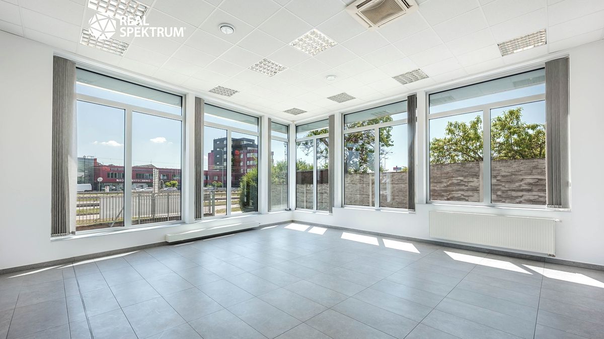 Pronájem kanceláře 684 m² – fotografie 2