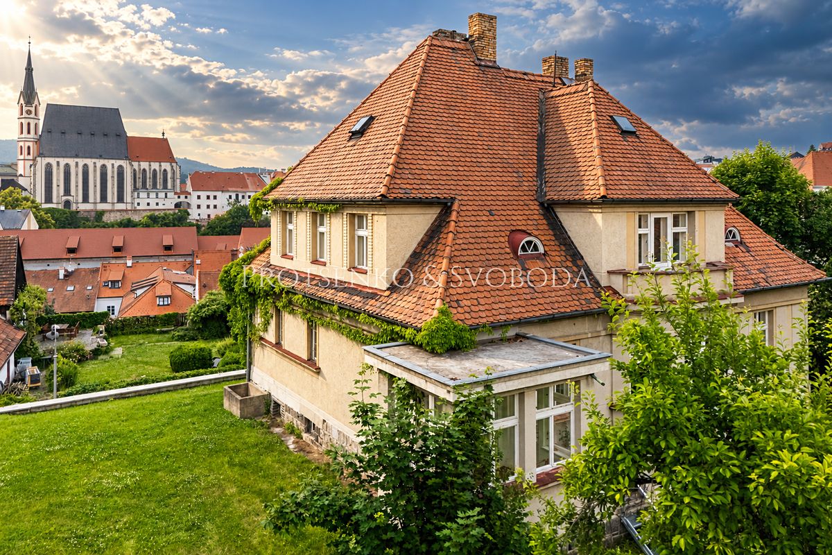 Prodej vícegeneračního domu 469 m², pozemek 874 m²
