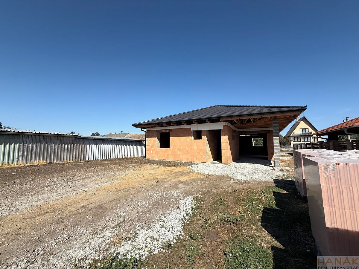 Prodej rodinného domu 141 m², pozemek 490 m² – fotografie 5