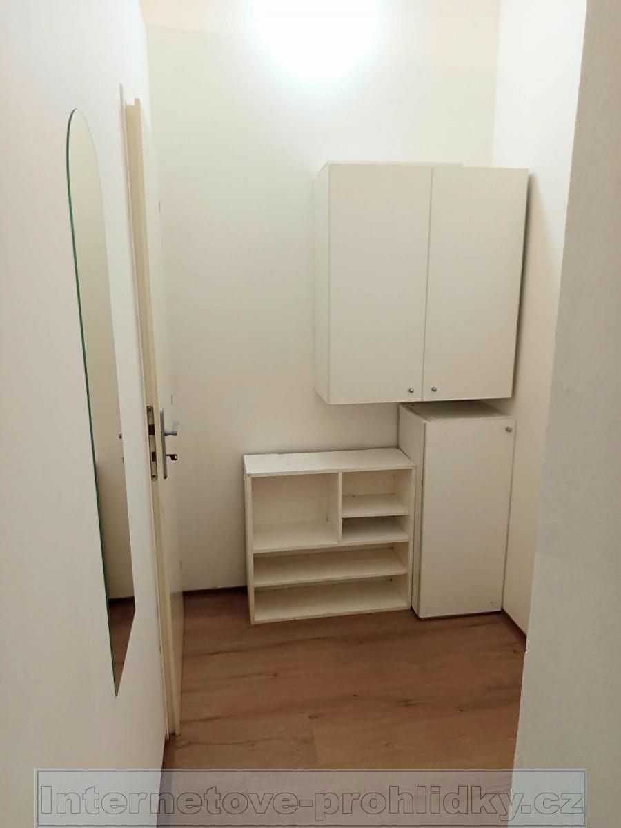 Pronájem bytu 2+kk 43 m² – fotografie 2