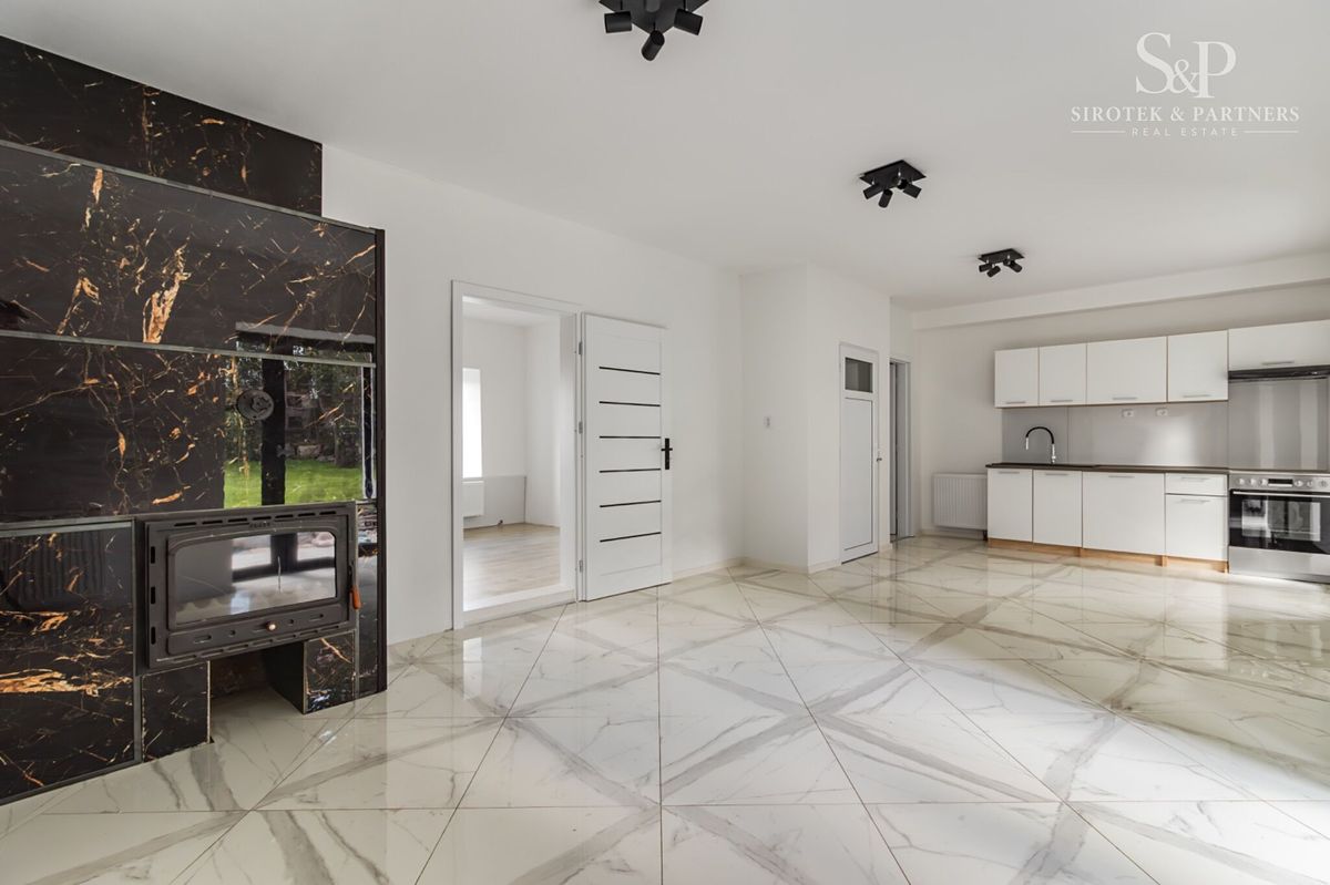 Prodej rodinného domu 260 m², pozemek 365 m² – fotografie 4