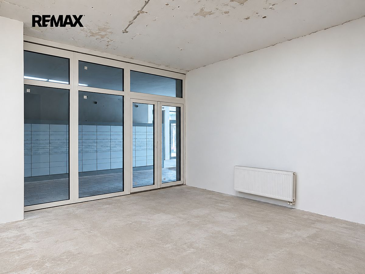 Pronájem obchodního prostoru 68 m² – fotografie 2
