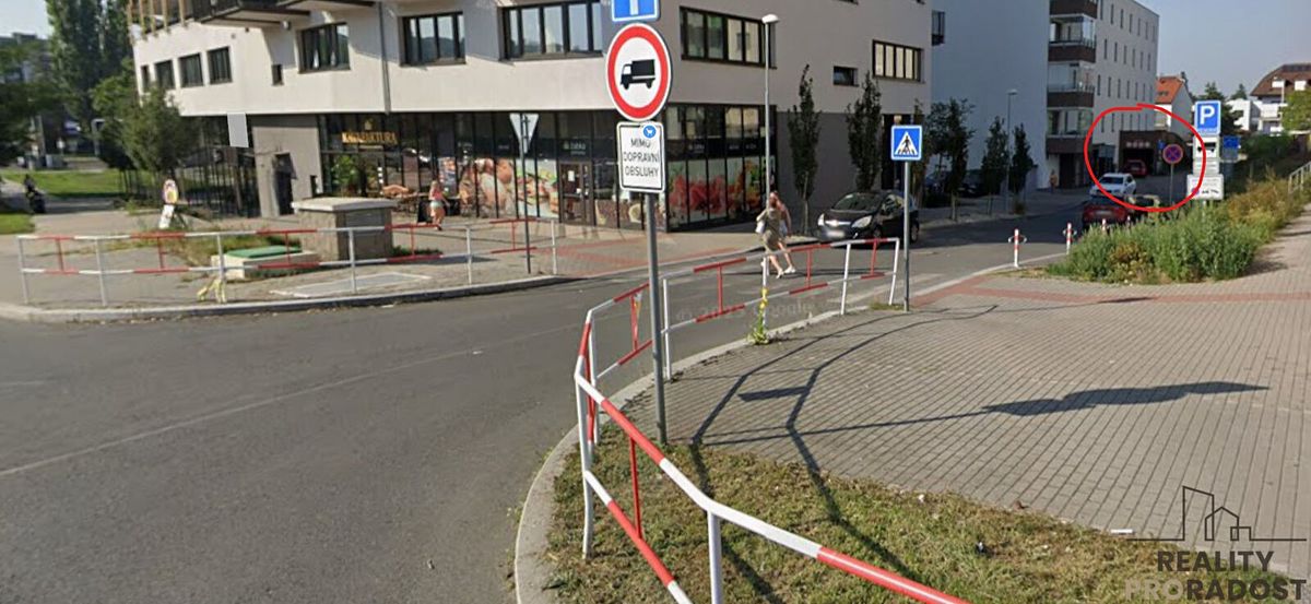 Pronájem garážového stání 13 m² – fotografie 2