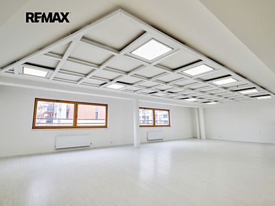 Pronájem obchodního prostoru 97 m²