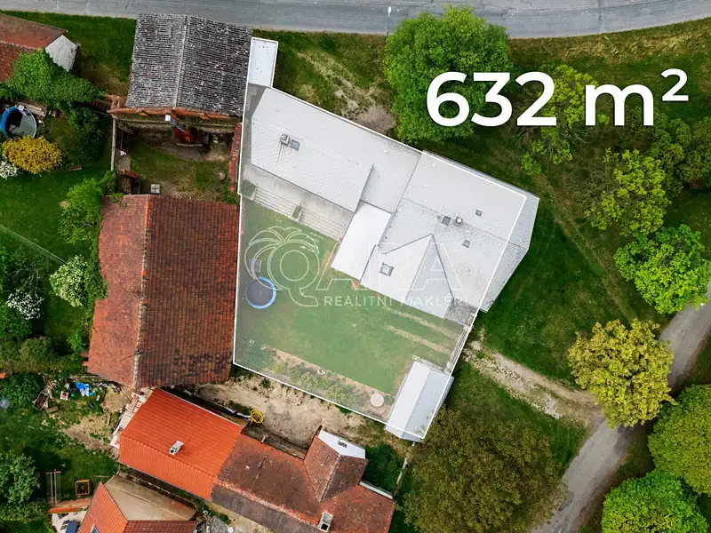 Prodej rodinného domu 198 m², pozemek 632 m², Slabce – náhled fotky 3