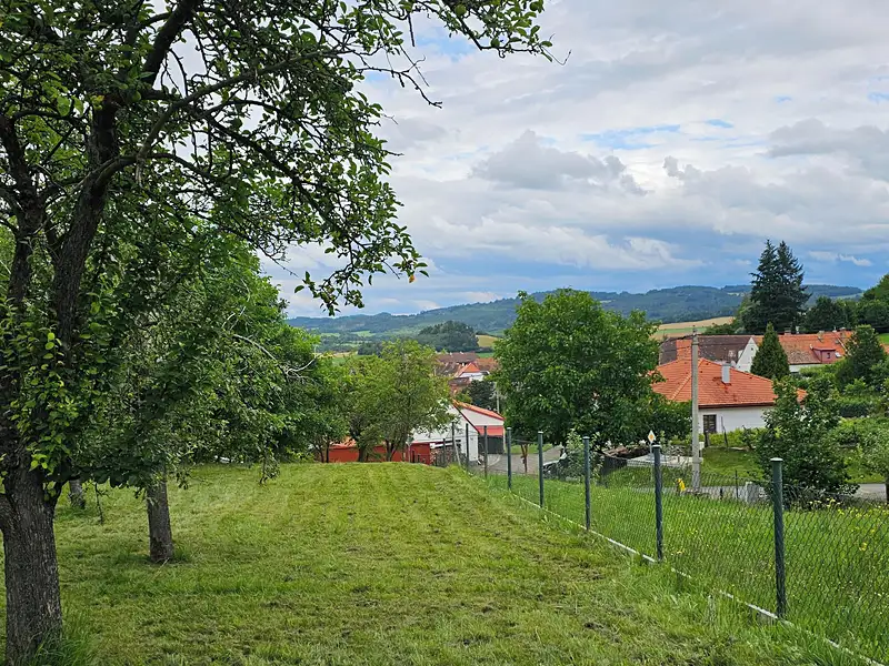 Prodej stavebního pozemku 1337 m², Žihobce – náhled fotky 1