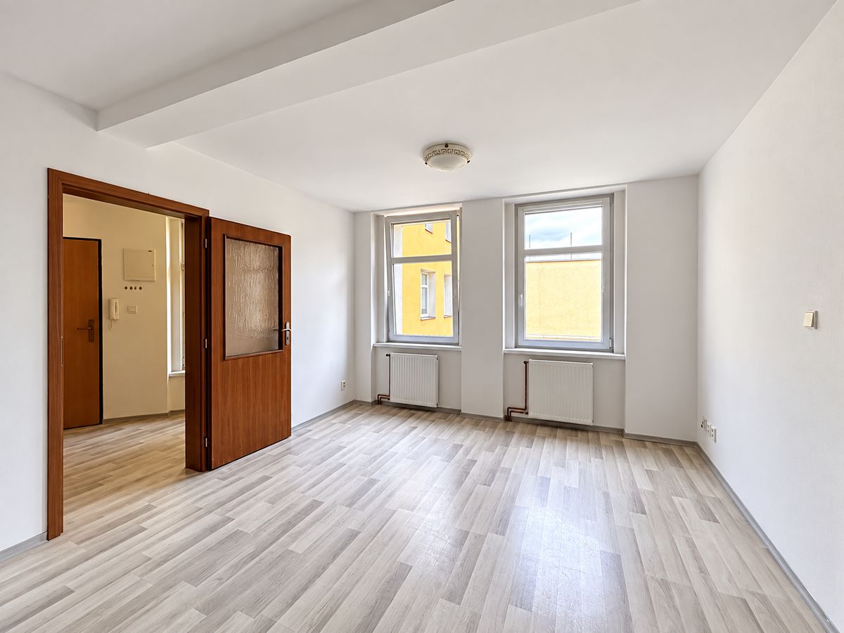 Pronájem bytu 2+kk 45 m² – fotografie 3
