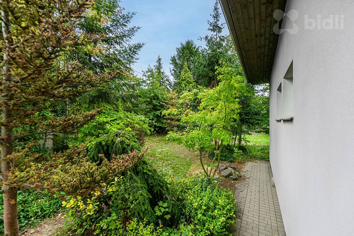 Prodej rodinného domu 233 m², pozemek 1063 m² – fotografie 2
