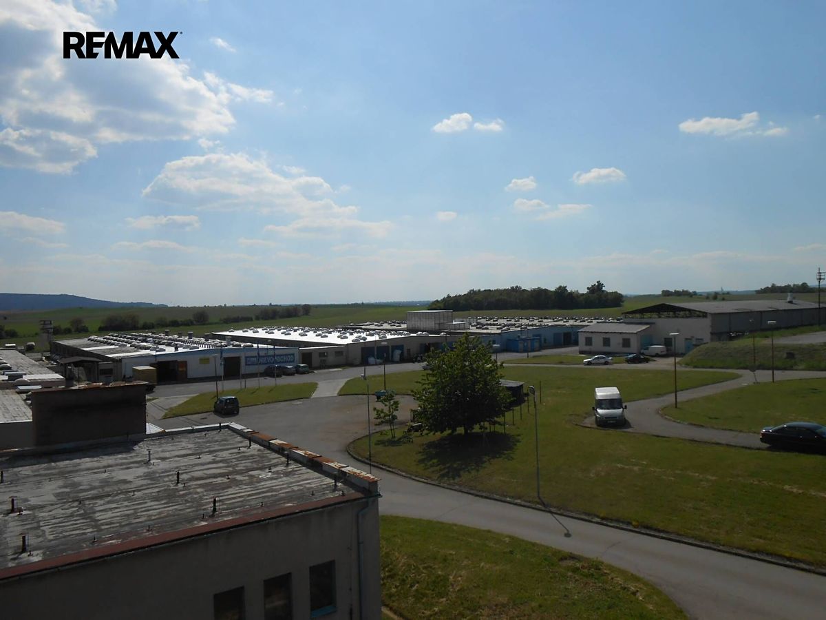 Pronájem výrobní haly, prostoru 1030 m²