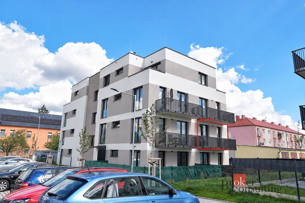 Pronájem bytu 2+kk 55 m² – fotografie 2